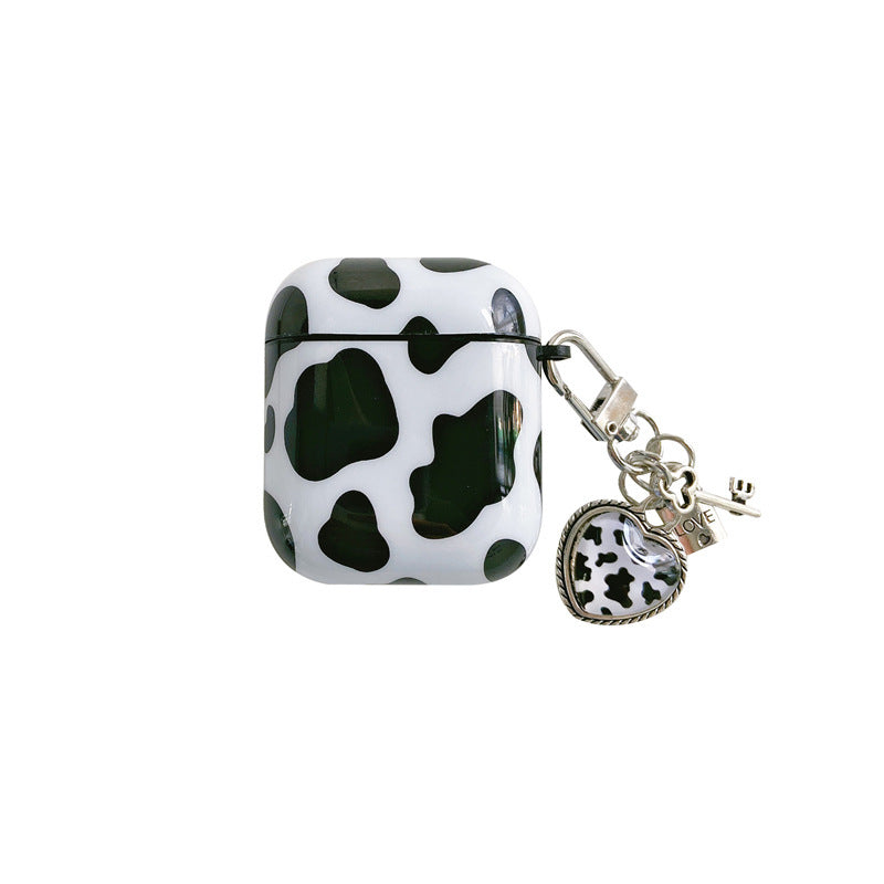 Monochrome Moo Print Heart Chain